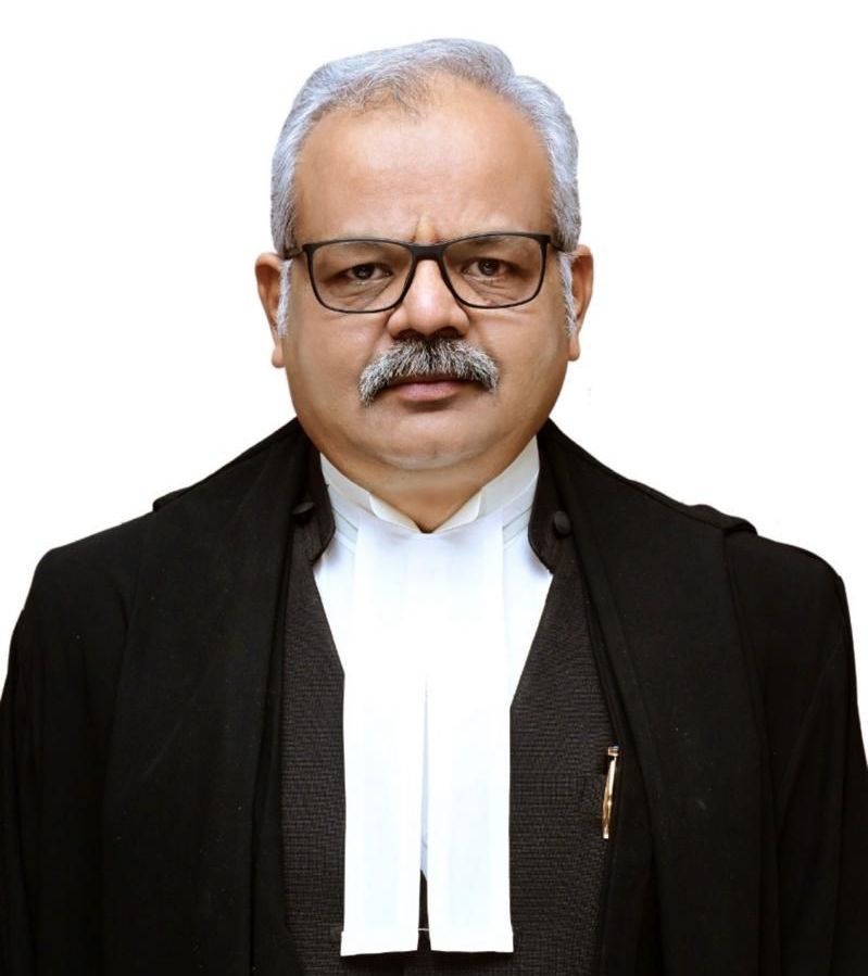 HON'BLE SHRI JUSTICE VIVEK RUSIA photo